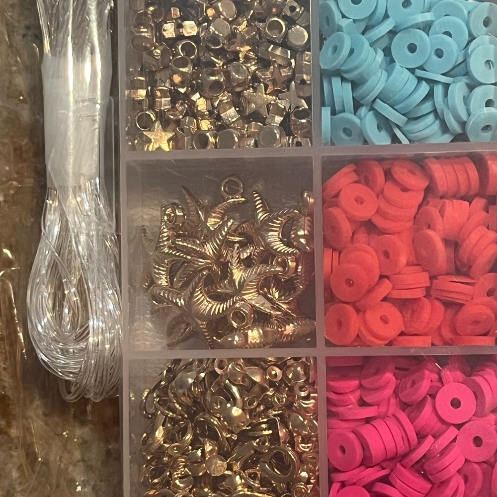 Bracelet Making Kit - Picture 2 of 2